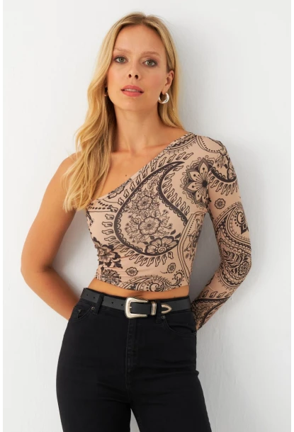 Kadın Vanilya-Siyah Tek Omuz Desenli Crop Bluz LİK14