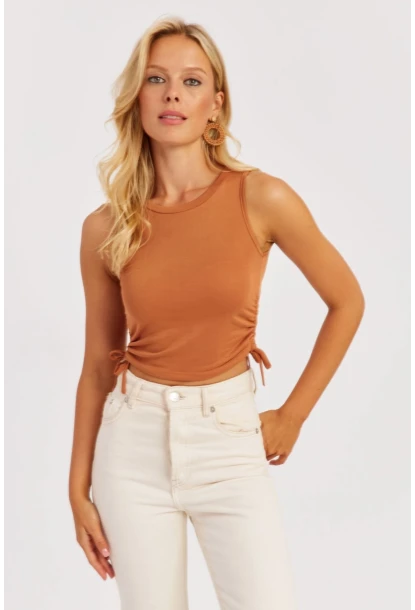 Kadın Badem-Siyah Yanları Bağcıklı Kolsuz Bluz MK09