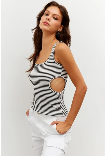 Kadın Beyaz Beli Pencereli Çizgili Kısa Bluz PP7364