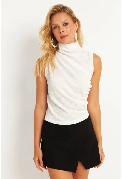 Kadın Beyaz Büzğülü Bluz HC1452