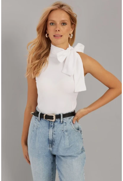Kadın Beyaz Fiyonklu  Bluz EY2726