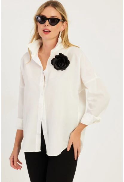 Kadın Beyaz Gül Aksesuarlı Gömlek SF2540