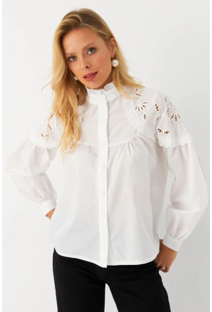 Kadın Beyaz Nakışlı Gömlek MQS2093