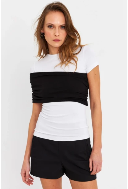 Kadın Beyaz-Siyah Çapraz Bloklu Bluz EY3073