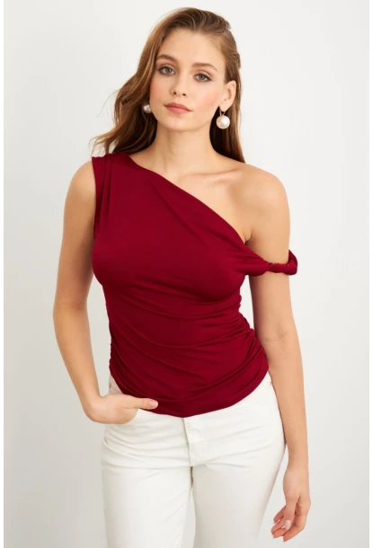 Kadın Bordo Asimetrik Kol Bluz VA100