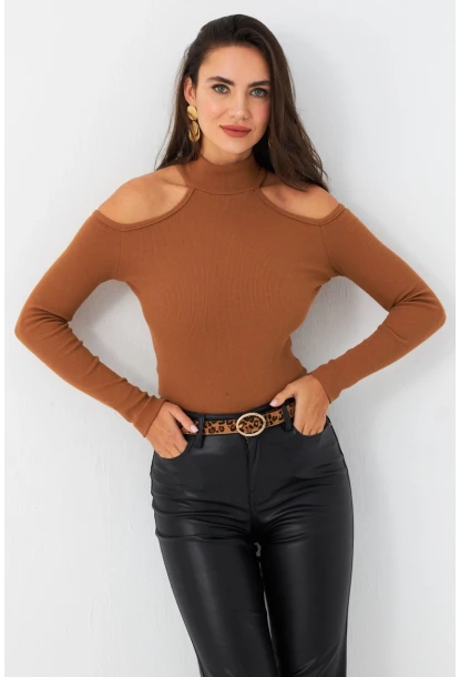 Kadın Camel Omuzları Açık Kaşkorse Bluz EY2590