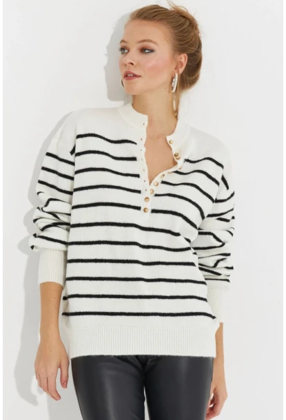 Kadın Ekru Çizgili Triko Kazak SMT219