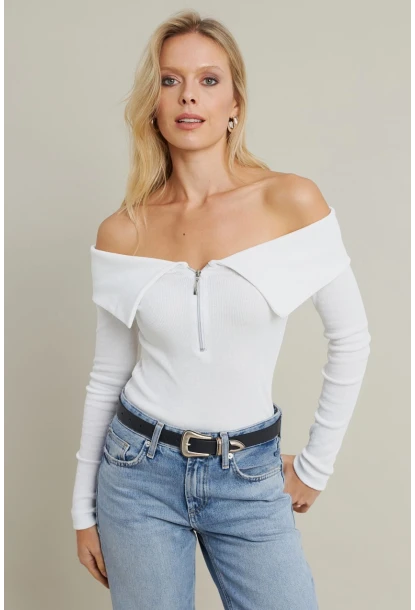 Kadın Ekru Fermuarlı Madonna Yaka Bluz EY2559