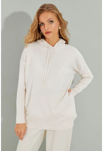 Kadın Ekru Kapüşonlu Cepli Triko Kazak YZ520
