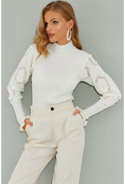 Kadın Ekru Kolları Ajurlu Triko Bluz SMT218