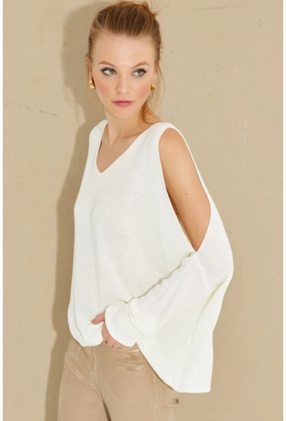 Kadın Ekru Kolu Yırtmaçlı Triko Bluz SMT221
