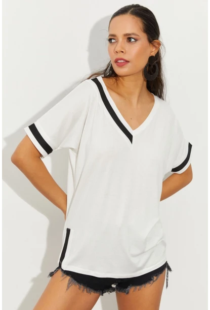 Kadın Ekru Kontrast T-Shirt ST396