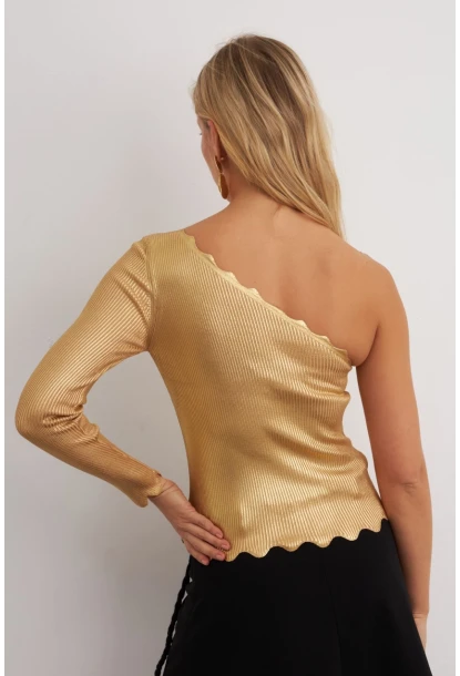 Kadın Gold Rengi Tek Omuz Merdiven Yaka Triko Bluz RM631
