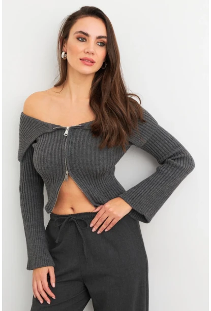 Kadın Gri Devrik Yaka Kısa Hırka TEM103