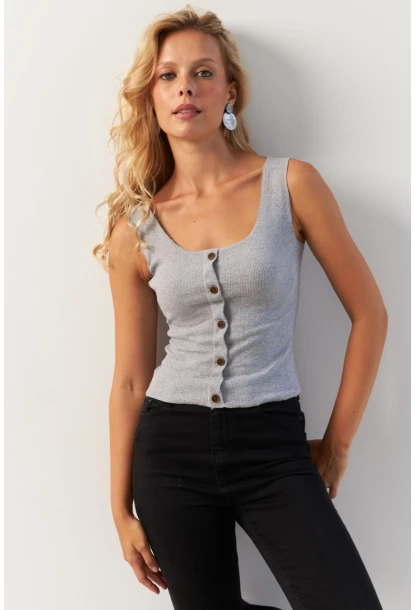 Kadın Gri Düğme Aksesuarlı Bluz MK14