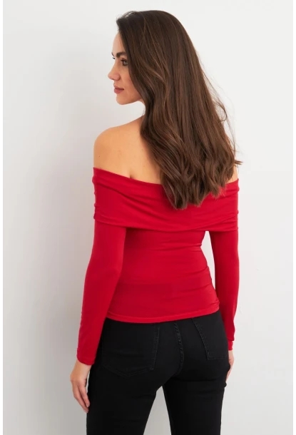 Kadın Kırmızı Halka Aksesuarlı Madonna Yaka Crop Bluz RLO3043