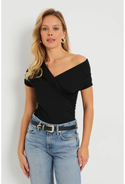Kadın Kruvaze Büzgülü Bluz Siyah EY2725