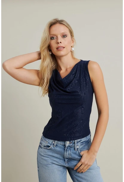 Kadın Lacivert Degaje Yaka Kolsuz Bluz LPP1297