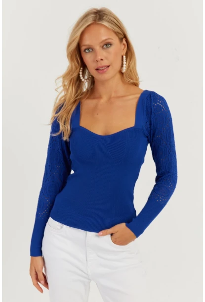 Kadın Saks Kalp Yaka Ajurlu Triko Bluz SMT217