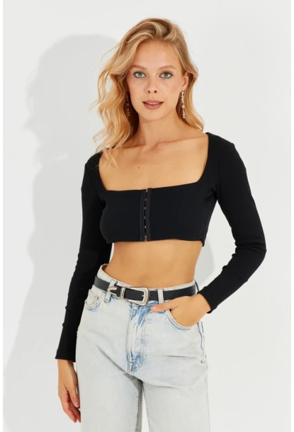 Kadın Siyah Agraflı Kaşkorse Crop Bluz EY2571