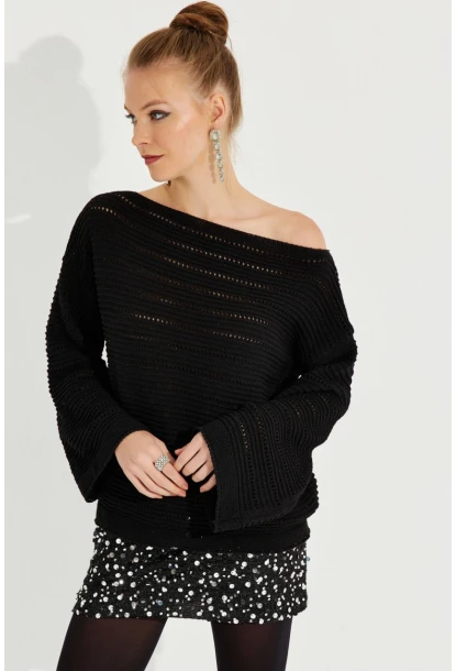 Kadın Siyah Ajurlu Triko Bluz YV213