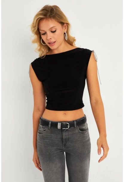 Kadın Siyah Aksesuarlı Crop Bluz GÇ186