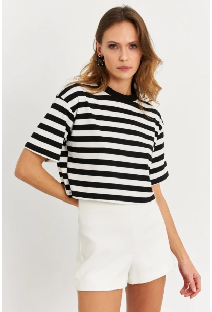 Kadın Siyah-Beyaz Çizgili Crop Bluz KY7145
