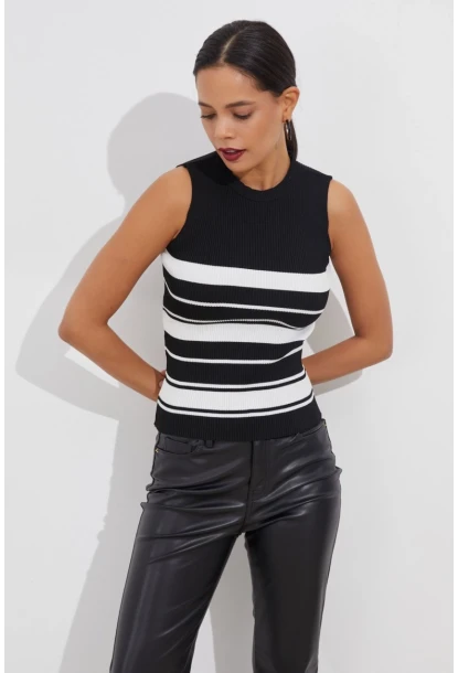 Kadın Siyah-Beyaz Çizgili Kolsuz Triko Bluz YV113