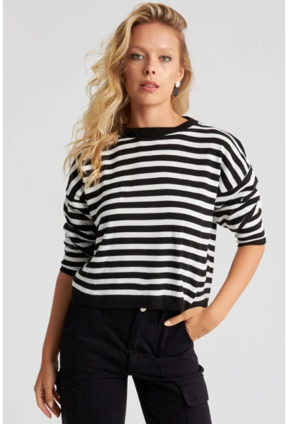 Kadın Siyah-Beyaz Çizgili Triko İnce Kazak YV211
