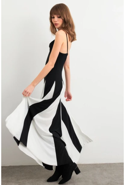 Kadın Siyah-Beyaz Kontrast Yırtmaçlı Maxi Elbise LİK16
