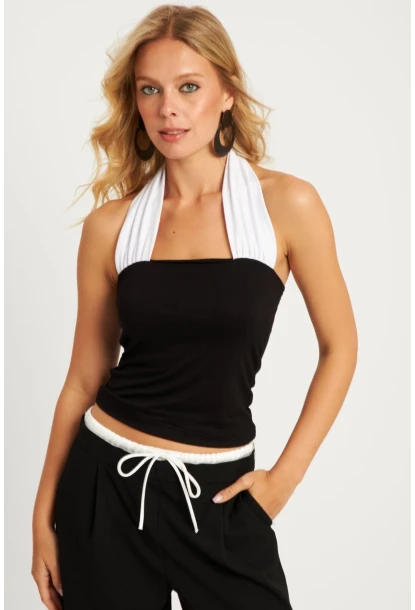 Kadın Siyah-Beyaz Sırtı Açık Kontrast Bluz EY2834