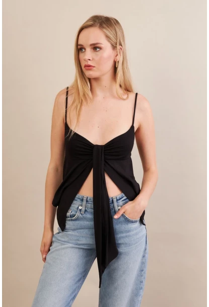 Kadın Siyah Büzgülü Asimetrik Bluz ZH172