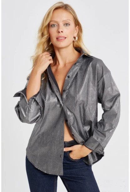 Kadın Siyah Çizgili Parlak Gömlek SF2531