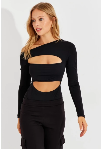 Kadın Siyah Dekolteli Çıtçıtlı Body MEN2009