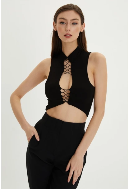 Kadın Siyah Dekolteli Crop Bluz B1610
