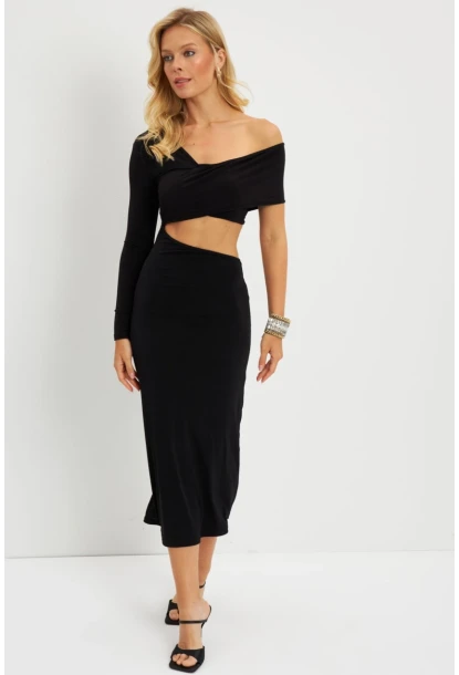 Kadın Siyah Dekolteli Midi Elbise MEN2046