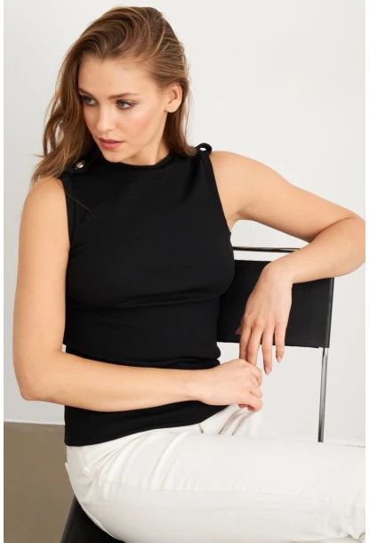 Kadın Siyah Düğme Detaylı Kaşkorse Bluz EY3090