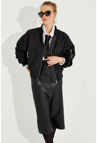 Kadın Siyah Fermuarlı Bomber Mont QRS8367