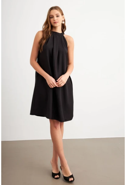 Kadın Siyah Halter Yaka Midi Elbise NH5029