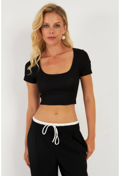 Kadın Siyah Kare Yaka Crop Bluz CG360