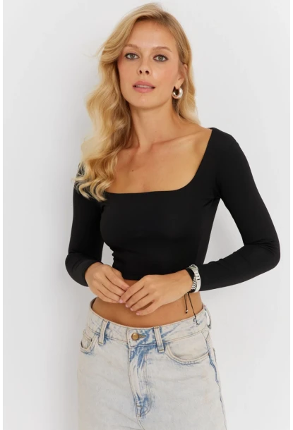 Kadın Siyah Kare Yaka Crop Bluz CG362