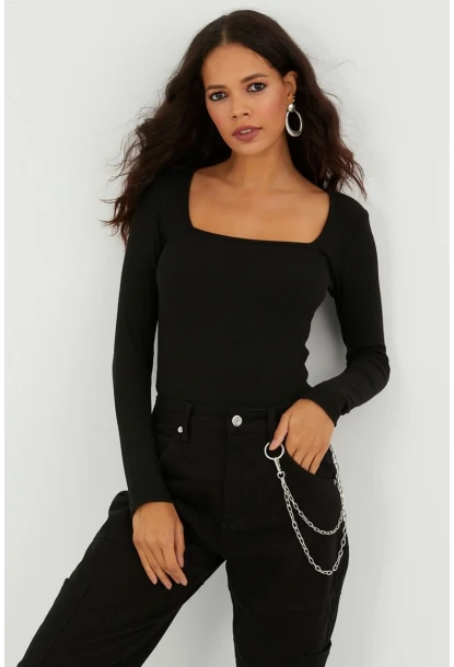 Kadın Siyah Kare Yaka Kaşkorse Bluz Yİ2396