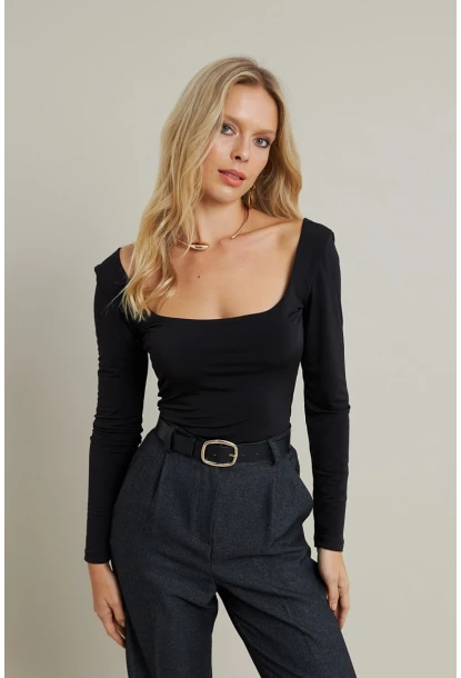 Kadın Siyah Kayık Yaka Bluz DMR387