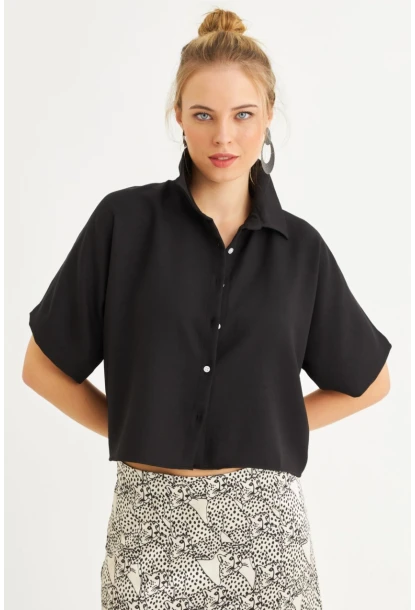 Kadın Siyah Kısa Kollu Crop Gömlek CNG117