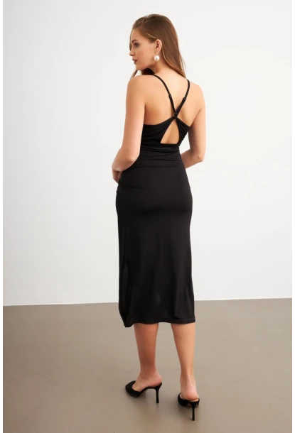 Kadın Siyah Kruvaze Büzgülü Midi Elbise UG712
