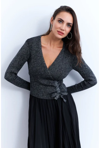 Kadın Siyah Kruvaze Büzgülü Simli Bluz KED173