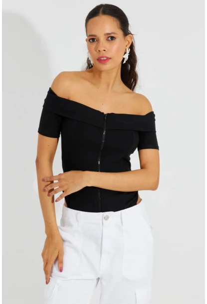 Kadın Siyah Madonna Yaka Fermuarlı Bluz B2542