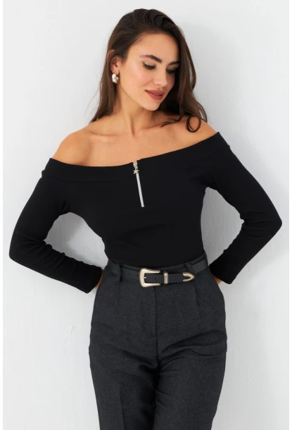 Kadın Siyah Madonna Yaka Kaşkorse Bluz TF40
