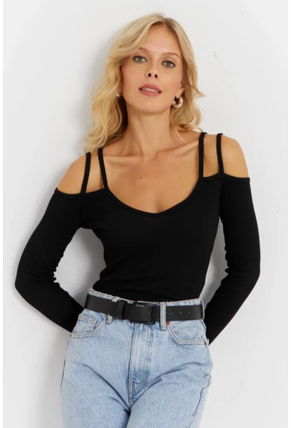 Kadın Siyah Omuzları Açık Kaşkorse Bluz EY2889