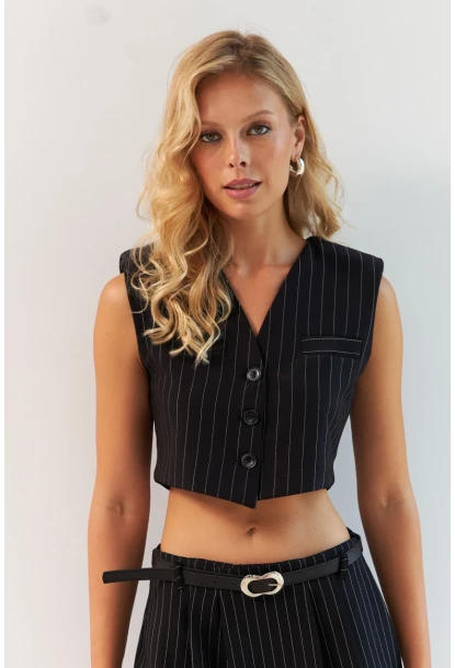 Kadın Siyah Omuzları Vatkalı Astarlı Yelek TW60205